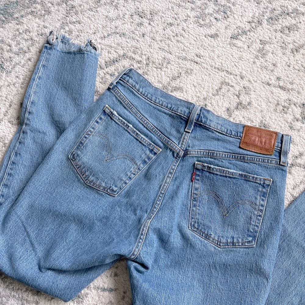 Button Fly Straight Levi Jeans